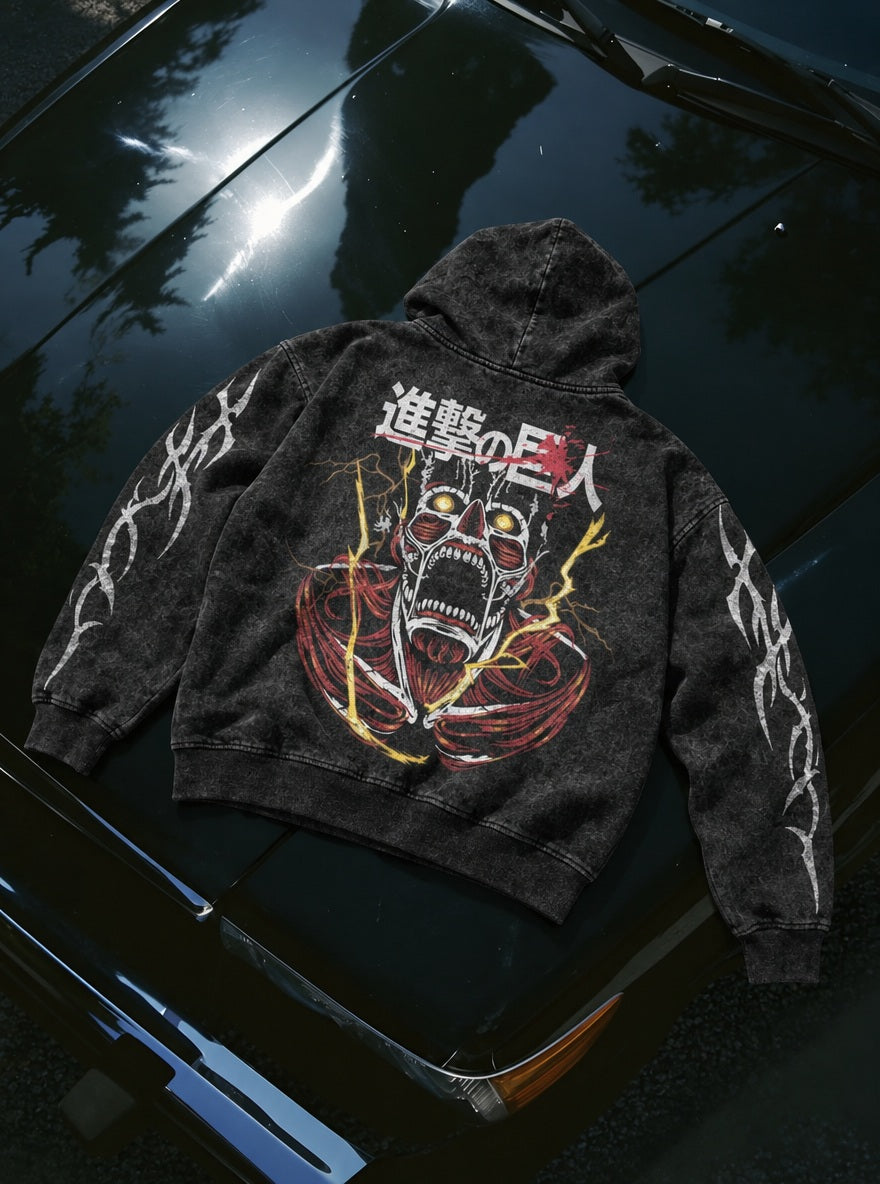 Colossal Titan – Hoodie – flat-lay | Attack on Titan