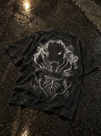 Looming Beast – T-Shirt – flat-lay | Berserk