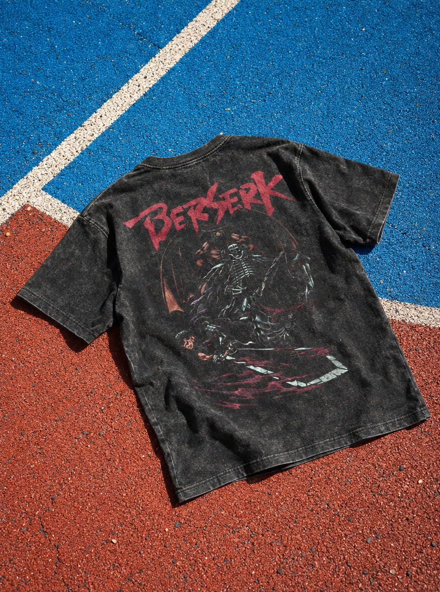 Skull Knight Duel – T-Shirt – flat-lay | Berserk