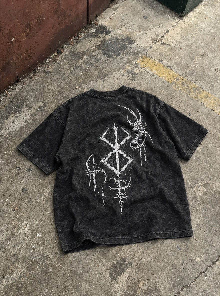Chained Brand Sigil – T-Shirt – flat-lay | Berserk