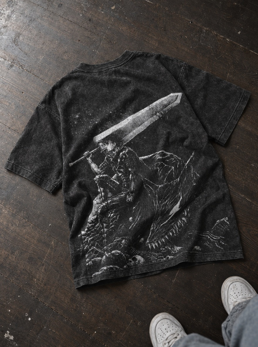 Dragonslayer Swing – T-Shirt – flat-lay | Berserk