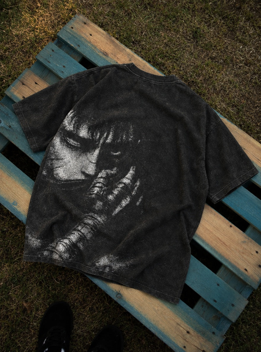 Iron Arm Guts – T-Shirt – flat-lay | Berserk