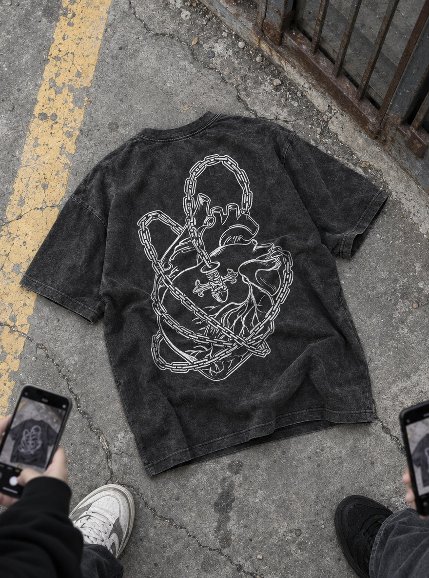 Chained Heart – T-Shirt – flat-lay | Hunter x Hunter