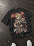 Thorfinn Dagger Draw – T-Shirt – flat-lay | Vinland Saga