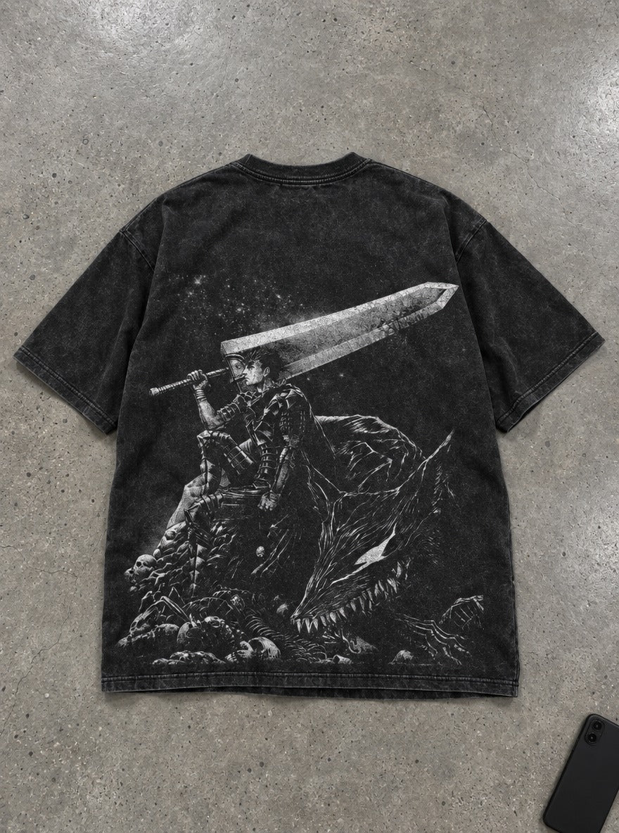 Dragonslayer Swing – T-Shirt – flat-lay | Berserk