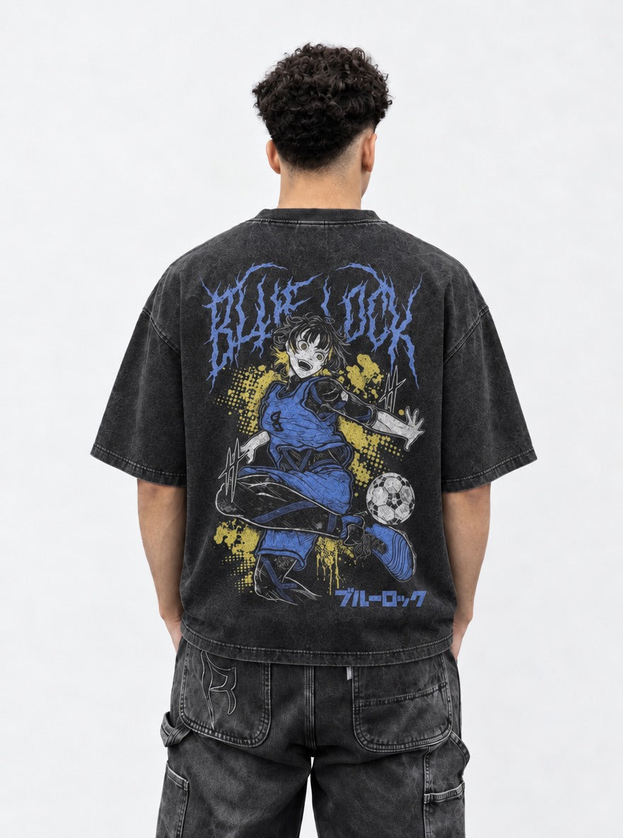 Splatter Kick – T-Shirt – model shot | Blue Lock