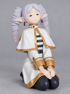 Frieren Kneeling Figure – close-up | Frieren