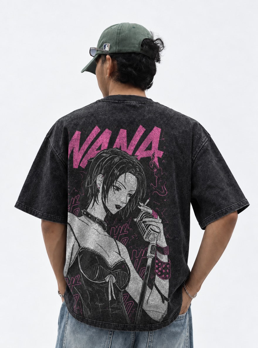 Mic Smoke – T-Shirt – model shot | Nana