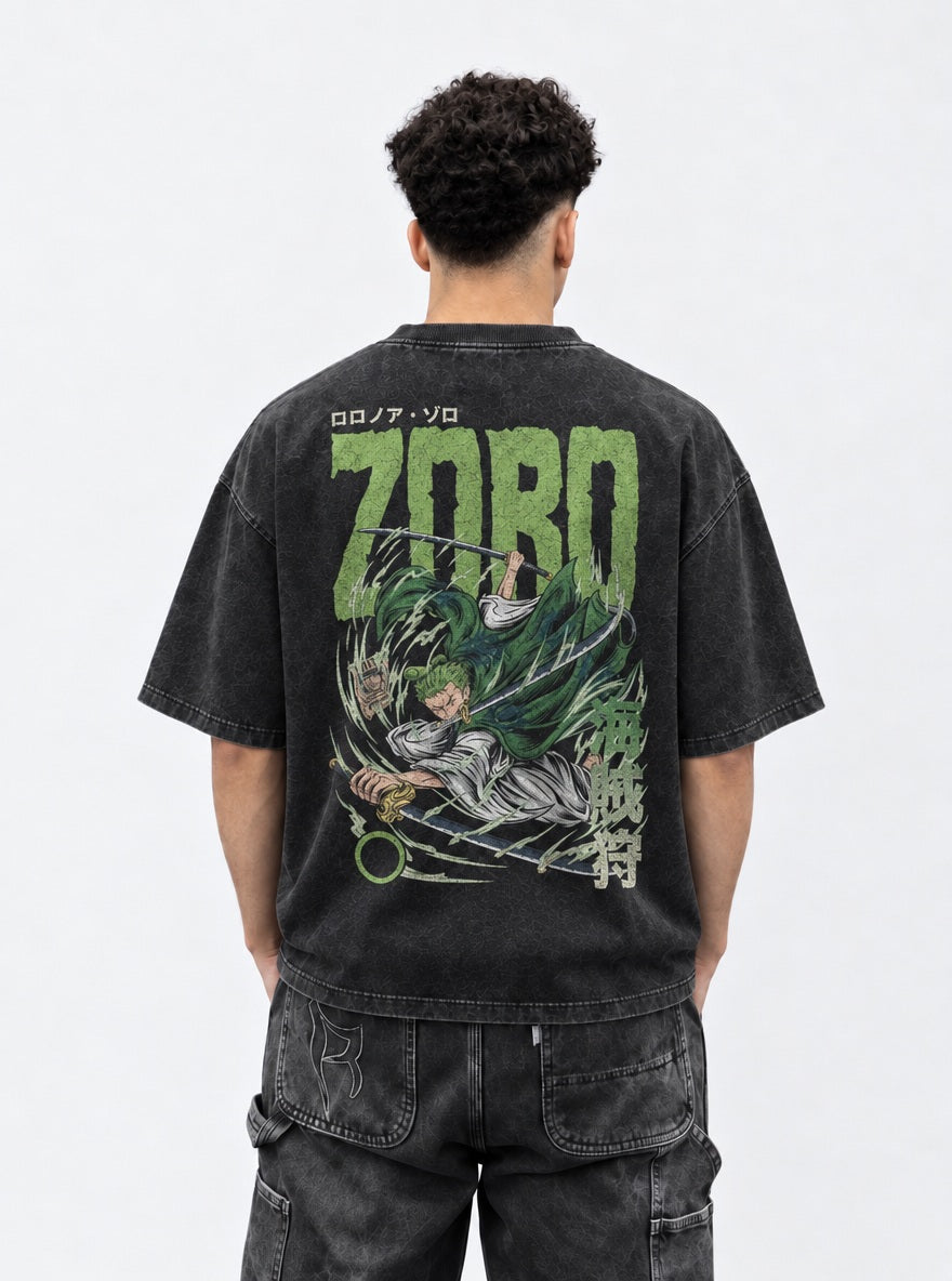Pirate Hunter Zoro – T-Shirt – model shot | One Piece