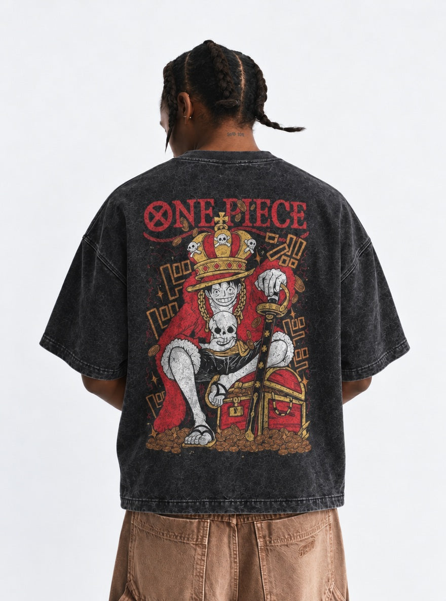 Pirate King Luffy – T-Shirt – model shot | One Piece